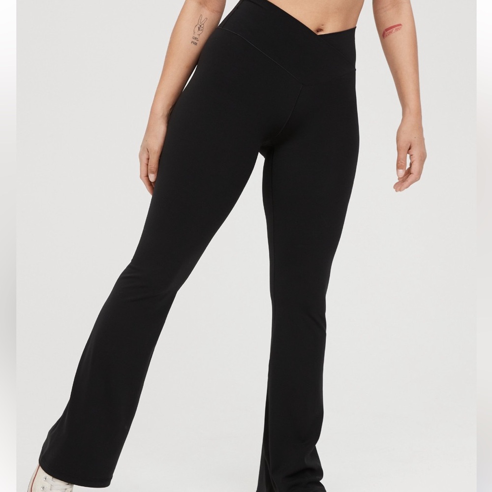 OFFLINE By Aerie Women's Real Me High Waisted Crossover Flare leggings